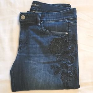 WHBM Medium Wash Slim Leg Jeans W/Black Flowers & Accent Stones 🖤